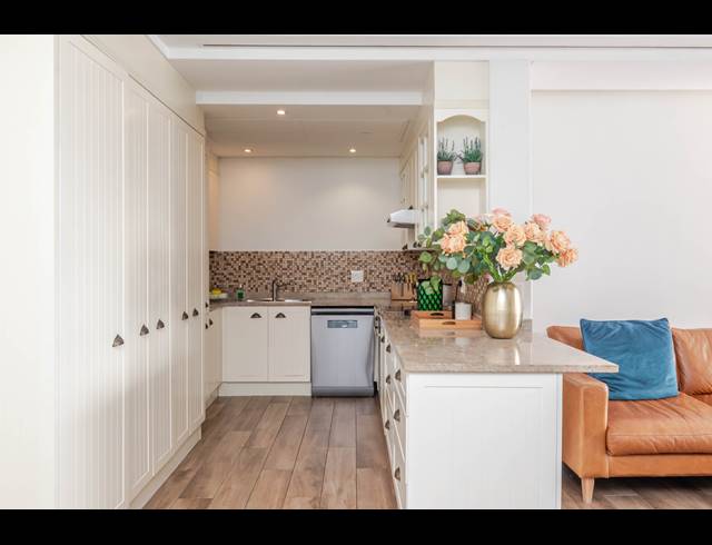 2 BEDROOM APARTMENT FOR SALE IN WATERFRONT
